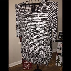 Black & White Patterned Women's Tunic Top
